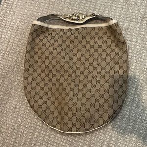 Gorgeous Gucci horse bit monogram bag.